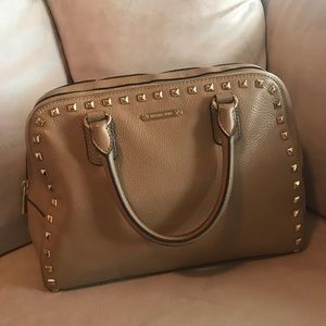 Michael Kors Large Satchel purse in good condition